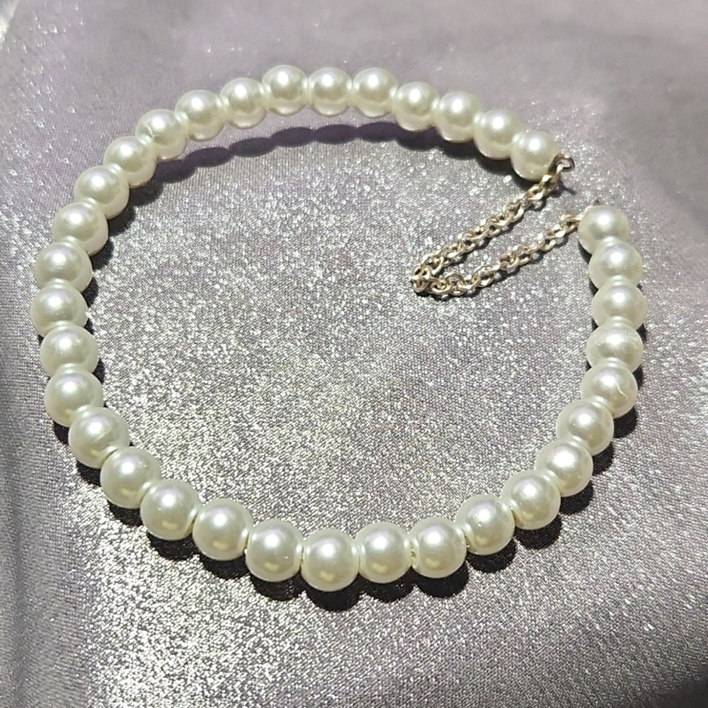 Simple white bangle bracelet BM-6-002